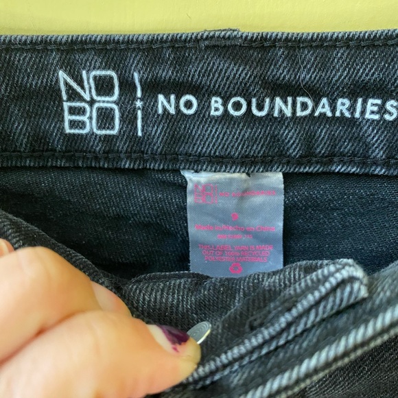 No Boundaries Jeans Size 9/6-8 Washed Black Distressed Skinny Leg - Picture 3 of 8